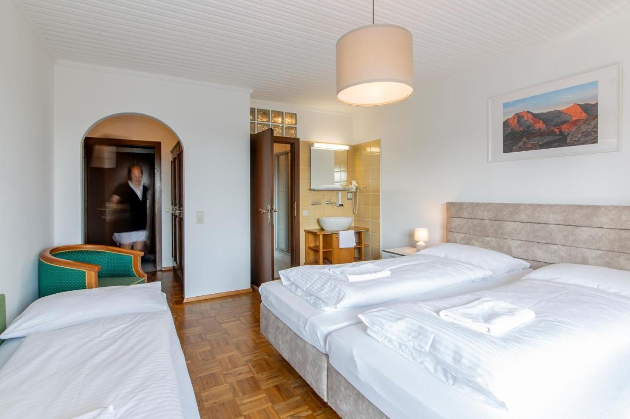 Tirolerhof Hotel Sankt Georgen im Attergau Exterior foto