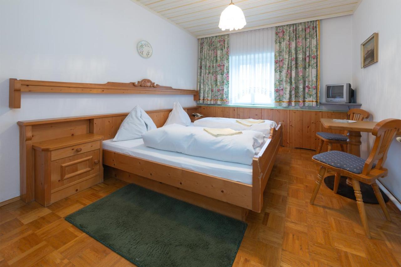 Tirolerhof Hotel Sankt Georgen im Attergau Exterior foto